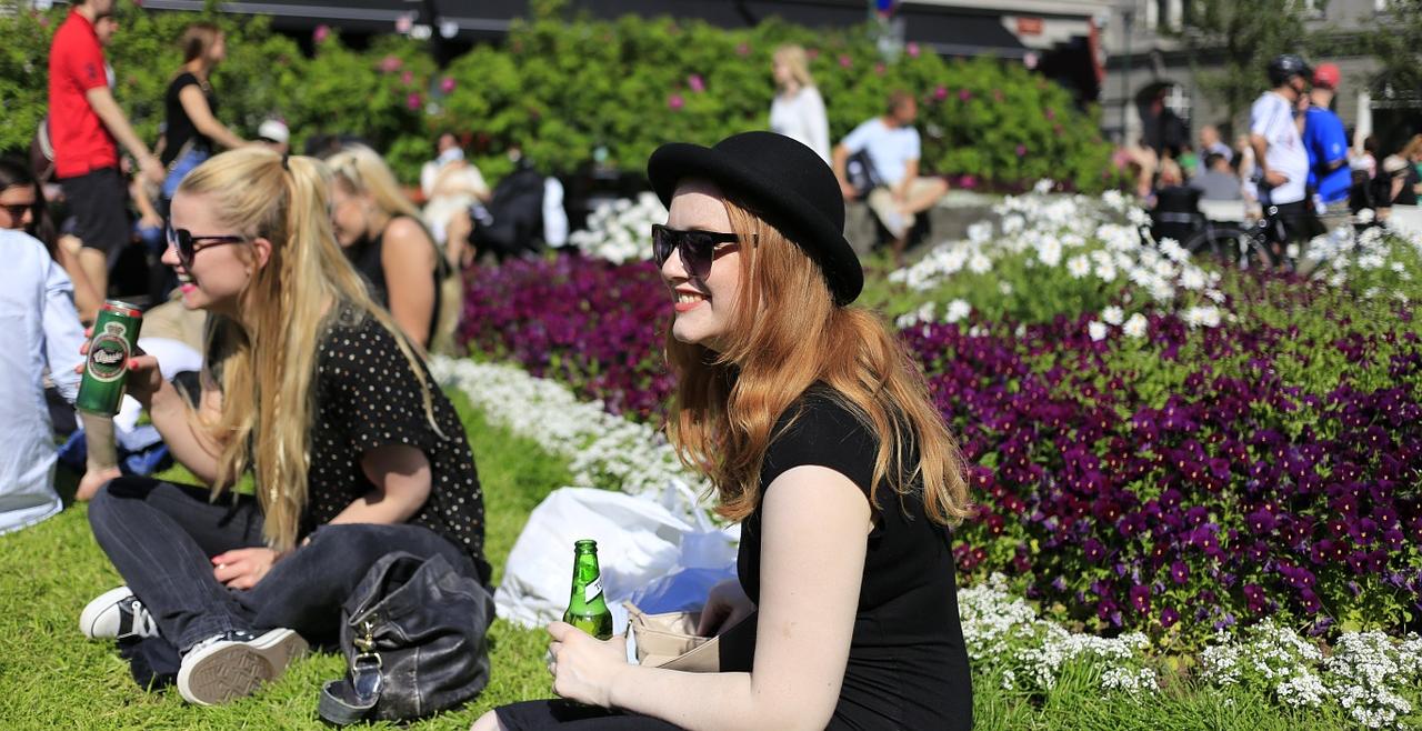 Jugendliche beim Festival Festival Geschenkideen